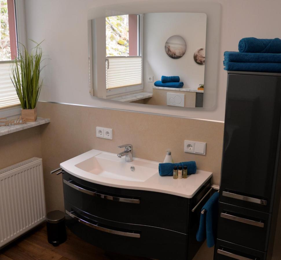 Am Quellenhaeuschen Apartment Naila Bagian luar foto